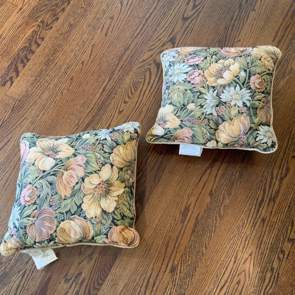 VTG Pair Of Floral Tapestry Accent Throw Pillows Cottage Core Granny Core 14"